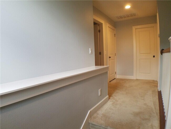 Building Photo - 5408 Evans Ave