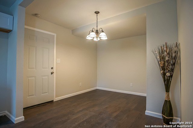 Building Photo - 303 Victor St