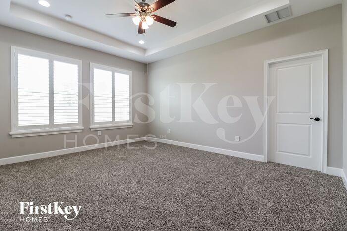 Building Photo - 31543 Fairhill Dr