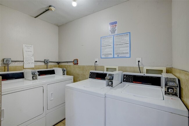 Building Photo - 1740 Funston St