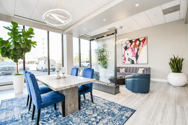 Building Photo - 5150 Hidalgo St