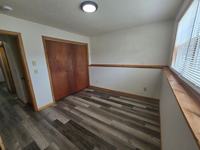 Building Photo - 2098 Imperial Ln
