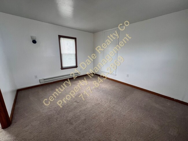 Building Photo - 1 Bedroom 1 Bath Home with a bonus room in...