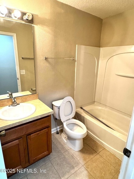 Building Photo - 1500 Calming Water Dr