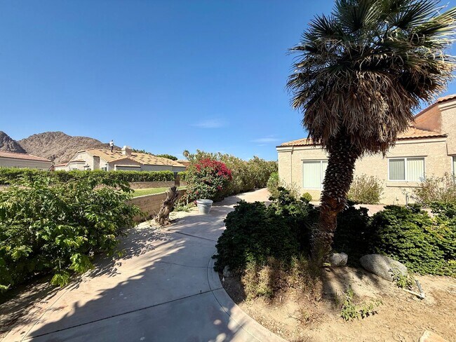 Building Photo - 48625 Cll Esperanza