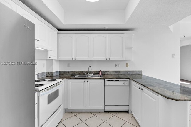 Building Photo - 3500 Coral Wy