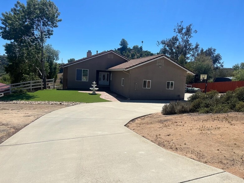 Building Photo - 11112 Calgary Way