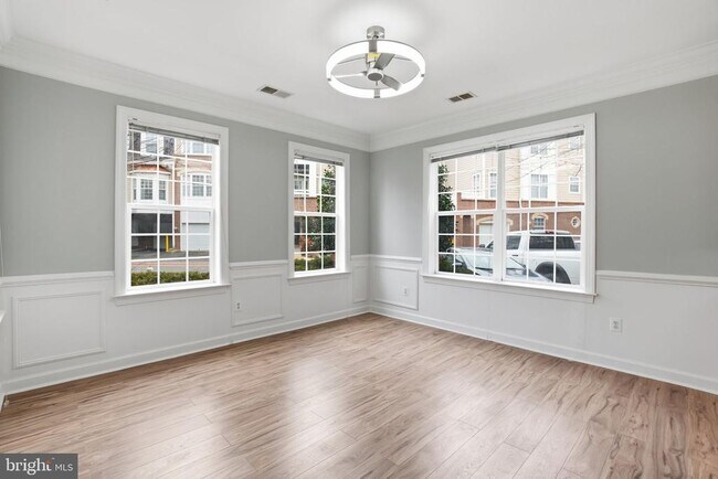 Building Photo - 7871 Rolling Woods Ct