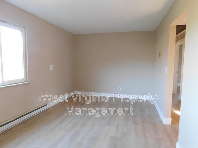 Building Photo - 98 Goodman Dr