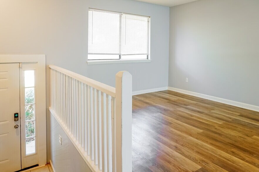 Building Photo - 4691 Big Valley Ct