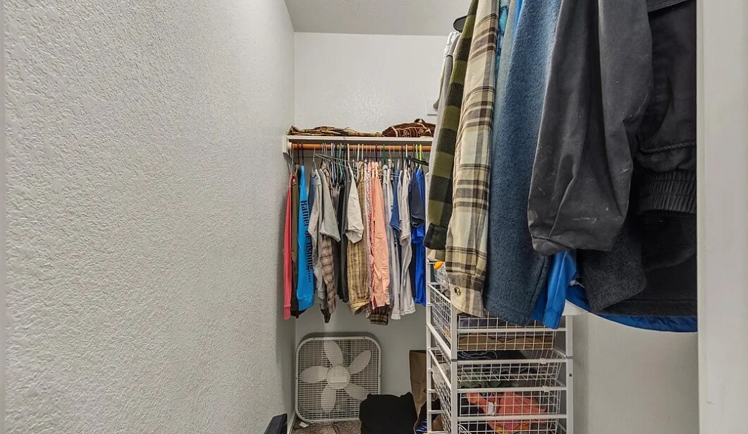 Bedroom closet - 899 Sagewood Trl