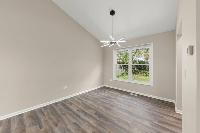 Building Photo - 1057 Bothwell Cir