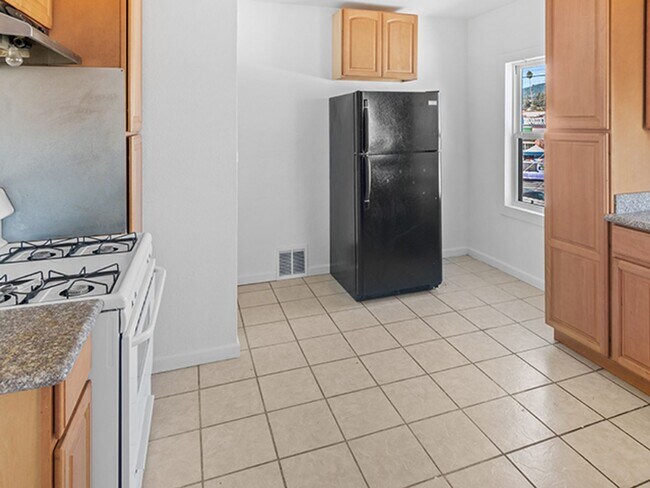 Building Photo - 2466 Seminary Ave