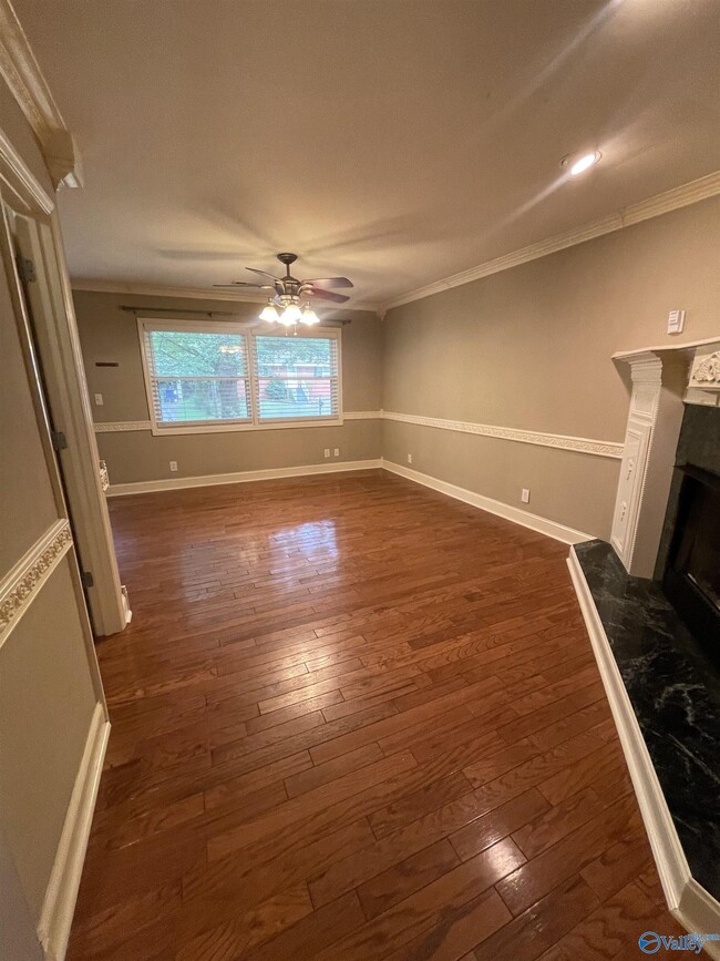 Building Photo - 505 Greenacres Dr NW
