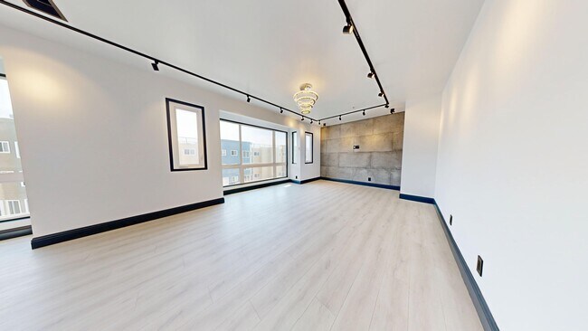 Building Photo - 711 La Playa St