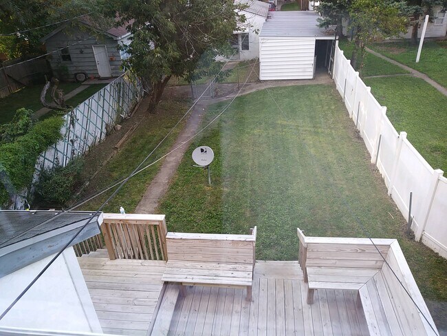 Building Photo - 144 E Tompkins St