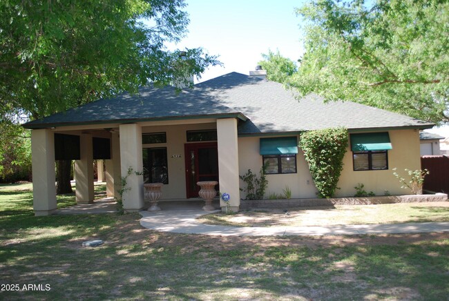 Primary Photo - 1420 E Branham Ln