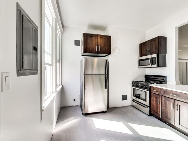 Building Photo - 1087 Natoma St