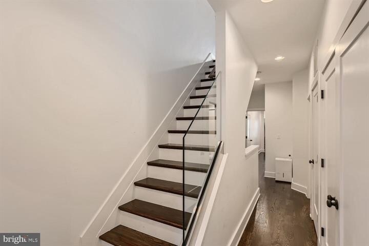 Building Photo - 524 E Fort Ave