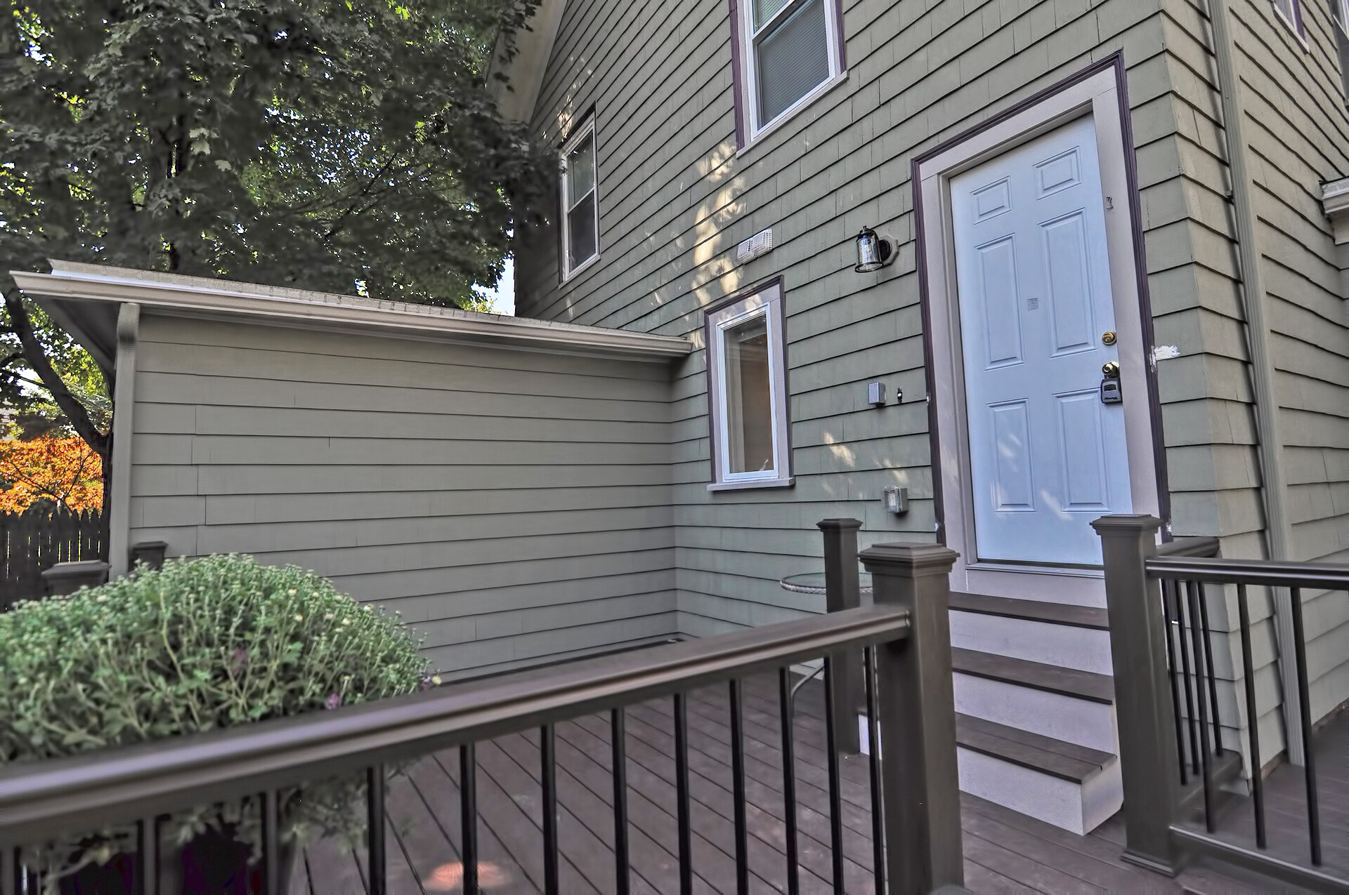 Private deck - 40 Avon St