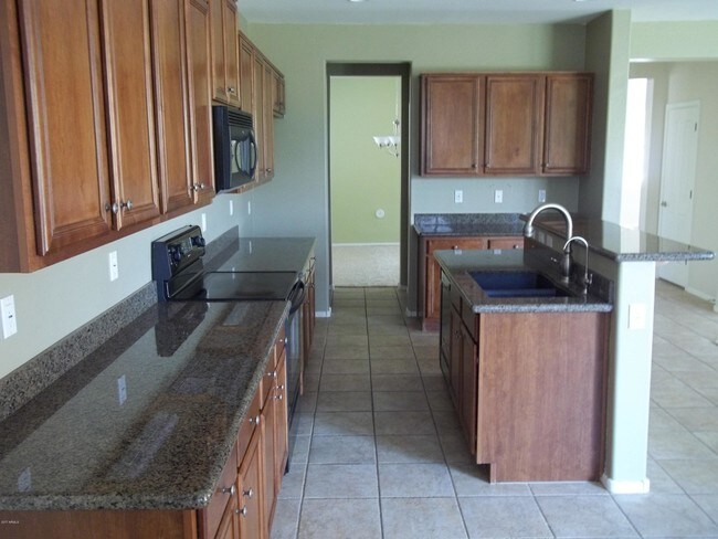 Building Photo - 3643 E Bridgeport Pkwy