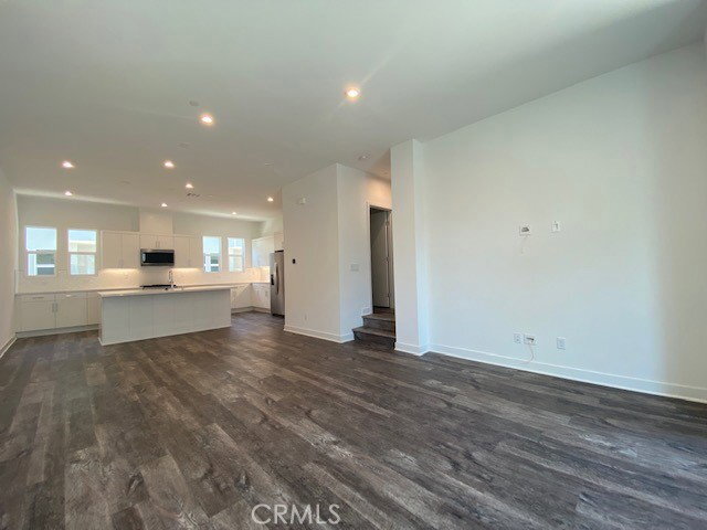 Building Photo - 1411 W Cara Dr