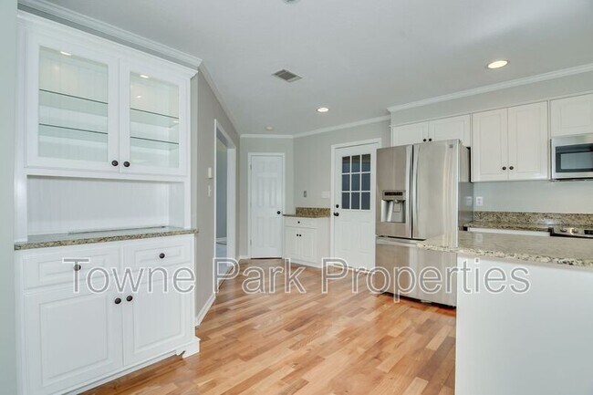 Building Photo - 486 Granite Point