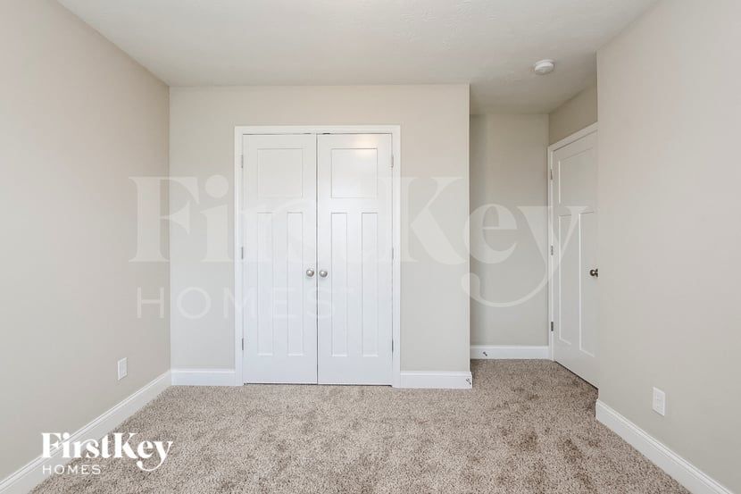 Building Photo - 415 S Meadow Song Ct