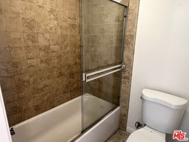 Building Photo - 6000 Canterbury Dr