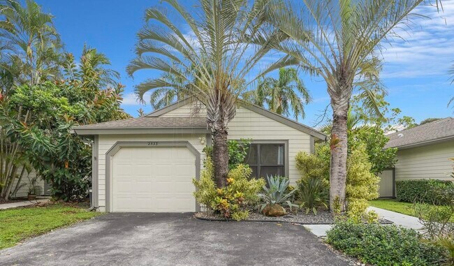 Building Photo - 2533 Bedford Mews Dr