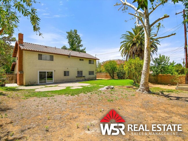 Building Photo - Beautiful Mid-Century Spanish style home