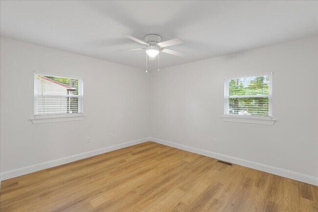 Building Photo - 57 Greenvale Rd