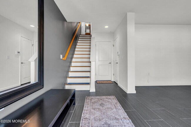 Building Photo - 807 Kingsley St