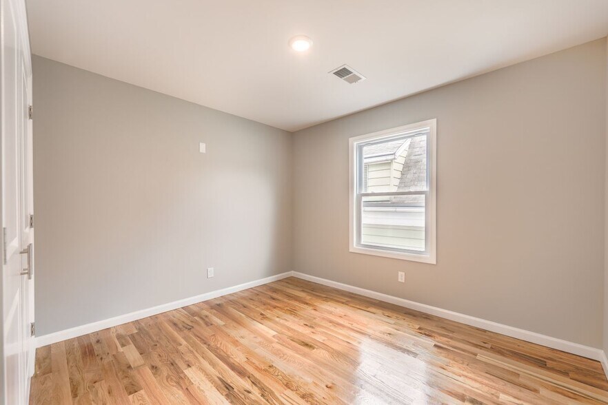 Building Photo - 255 Chadwick Ave