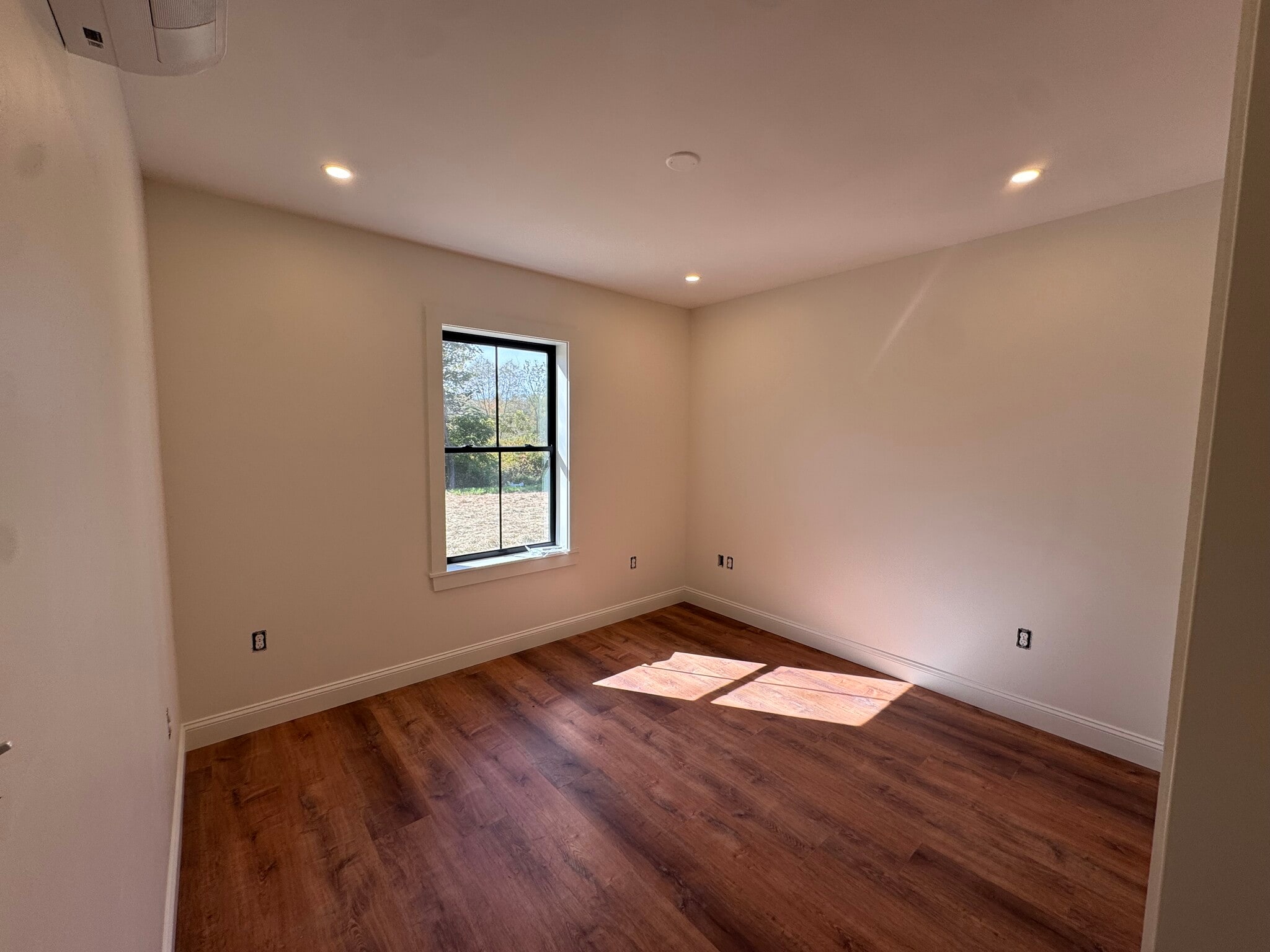 Building Photo - 430 Ridge Rd