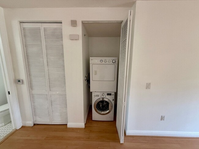 Building Photo - 1 BED 1 BATH APARTMENT | FT. LAUDERDALE