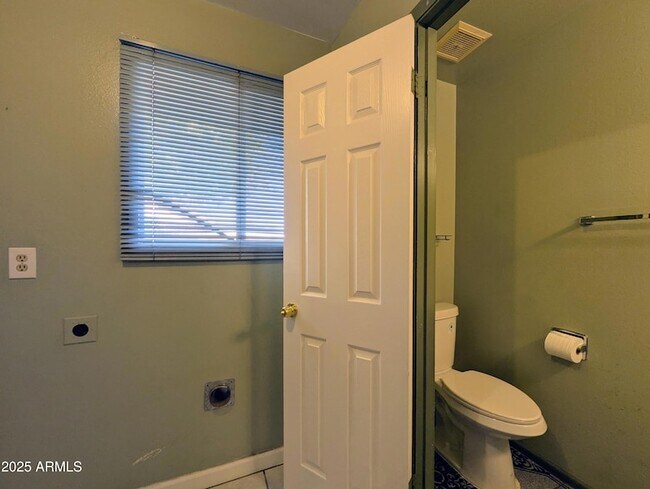 Building Photo - 4019 W San Miguel Ave