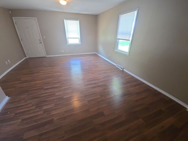 Building Photo - Charming 3-Bedroom Home with Large Yard