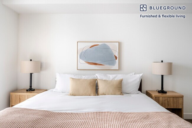 Building Photo - 635 Robinson Ave