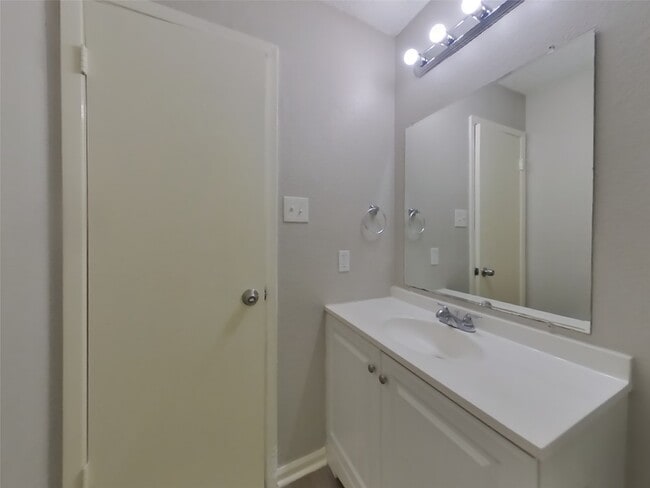 Building Photo - 3107 Lucida Ln