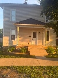 Building Photo - 409 W Walnut St