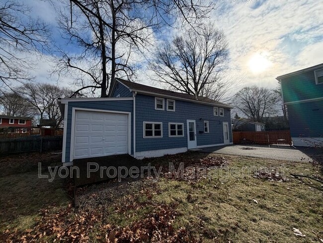 Building Photo - 35 Albert Ave