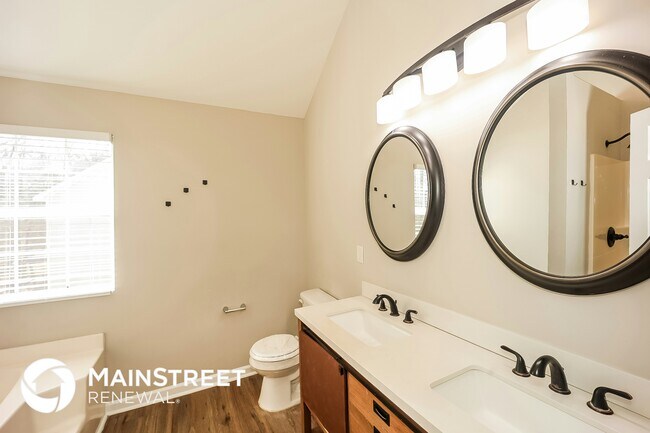 Building Photo - 220 Cinnamon Oak Cir