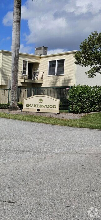 Building Photo - 11999 Shakerwood Ln
