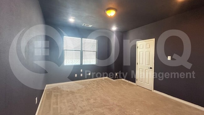 Building Photo - 705 Cypress Hill Dr
