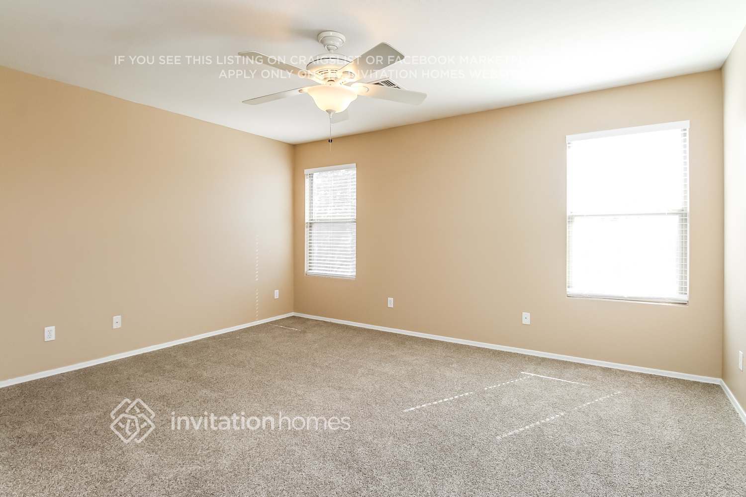 Building Photo - 8525 E Laguna Azul Ave