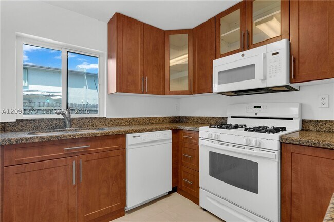 Building Photo - 11333 SW 69th Ln