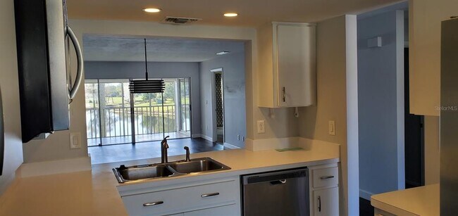 Building Photo - 5210 Wedgewood Ln