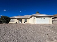 Building Photo - Beautiful 4 bedroom, 2 bath home