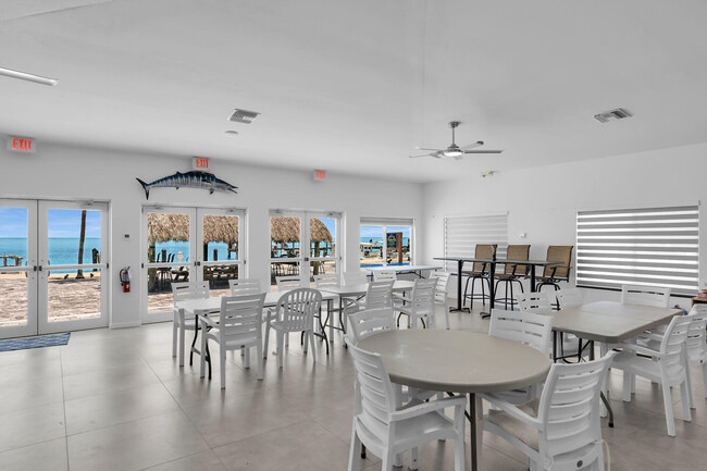 Building Photo - 10877 Overseas Hwy